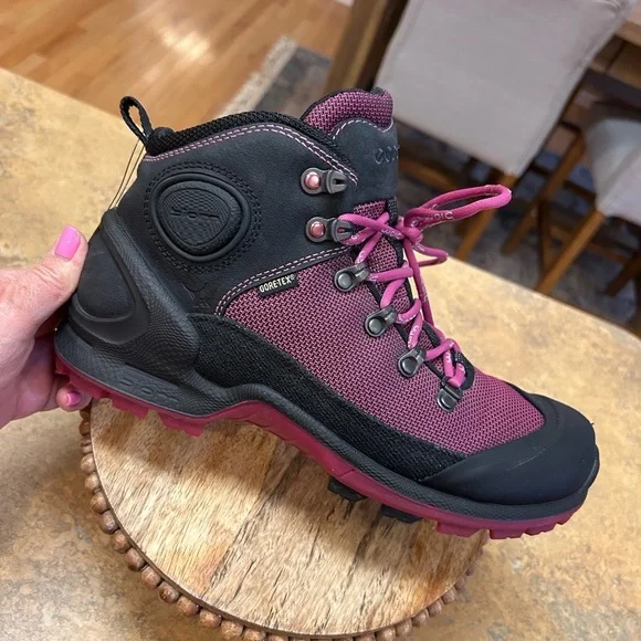 ECCO Women's Biom Gore-Tex Terrain Hiking Boots - Picture 4 of 12